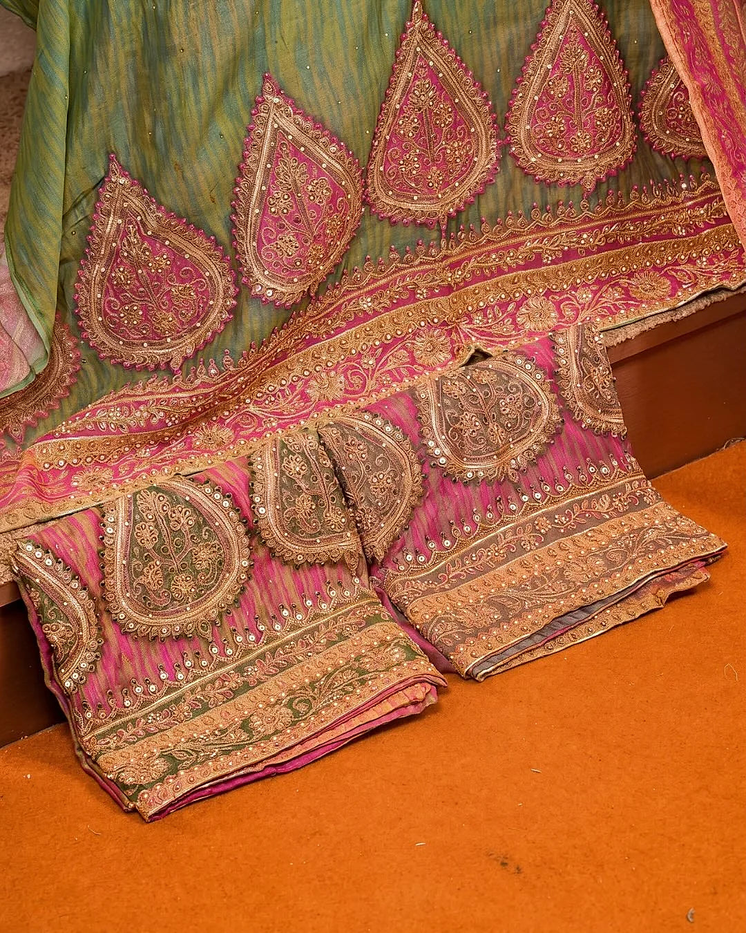 Olive Pink Paisley Border Suit Design
