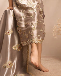 Champagne Lattice Medallion Suit Design