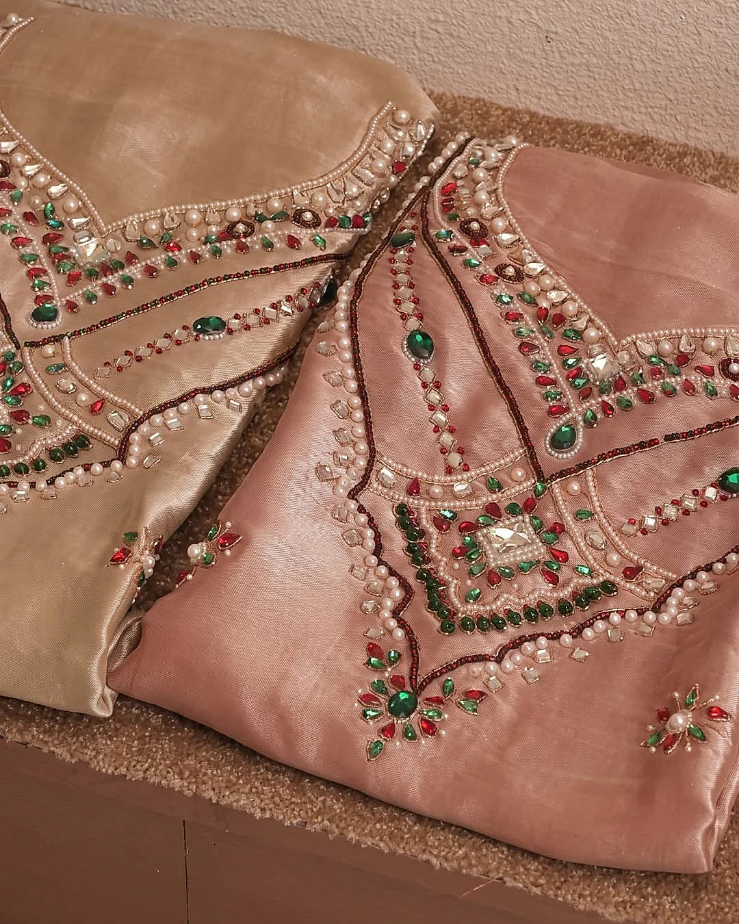 Mauve Jewel-Tone V-Neck Suit Design